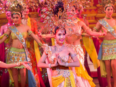 Du lịch Pattaya, ngắm vũ công chuyển giới đẹp như hoa hậu